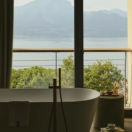 Cape Of Senses 5* Torri Del Benaco